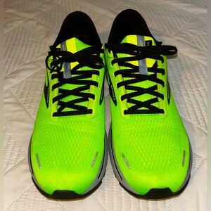 Brooks Lime Green, Yellow, Black and Gray Ghost 14 Size 12. VGUC